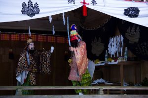 三夜沢町「赤城神社」　例大祭・太々神楽・奉納武術大会 「剣聖・上泉伊勢守」木像建立除幕式